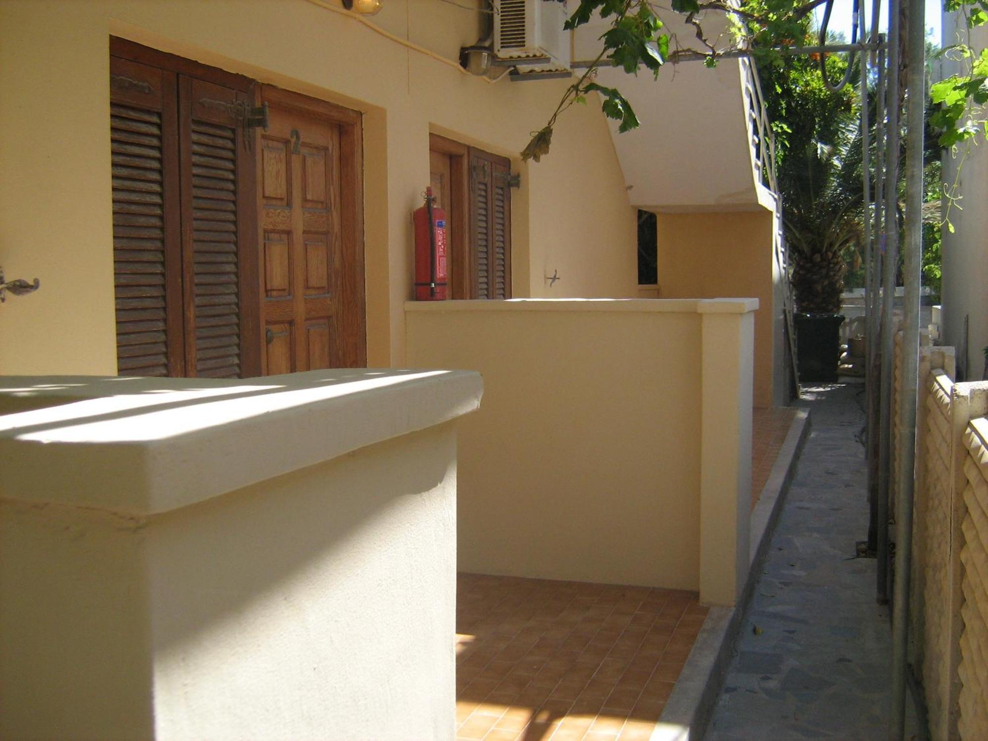Stelios Rooms Palaiochora Ngoại thất bức ảnh
