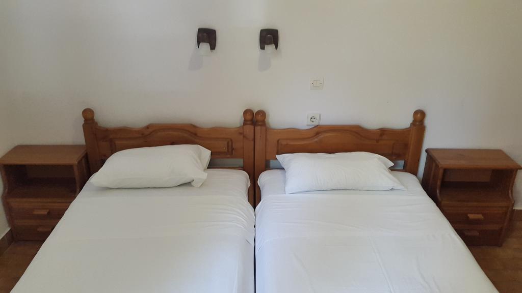 Stelios Rooms Palaiochora Ngoại thất bức ảnh