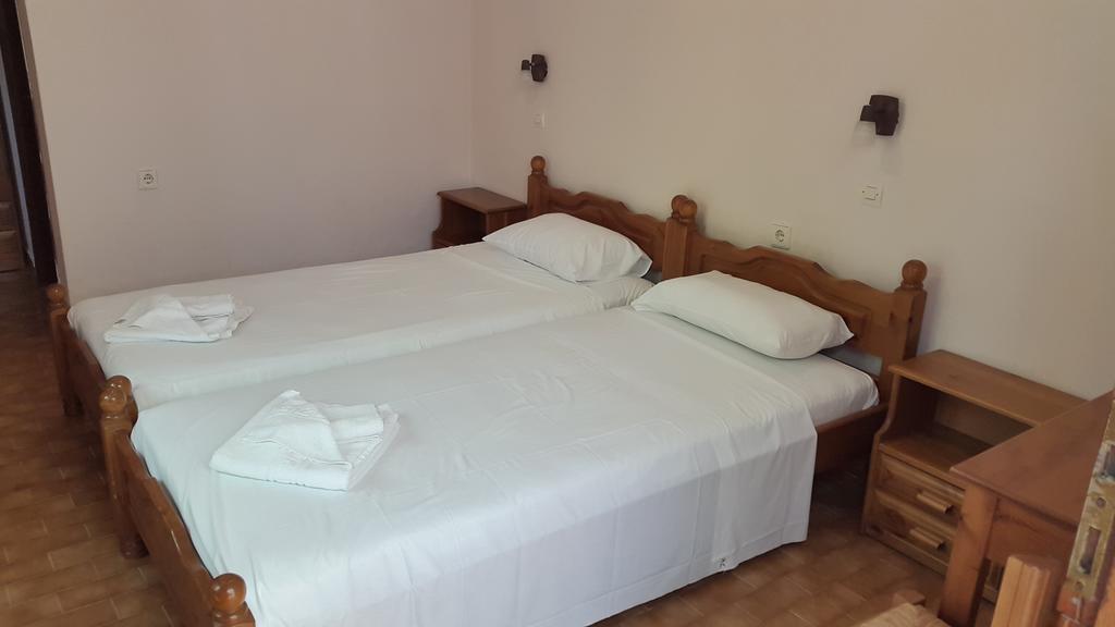 Stelios Rooms Palaiochora Ngoại thất bức ảnh