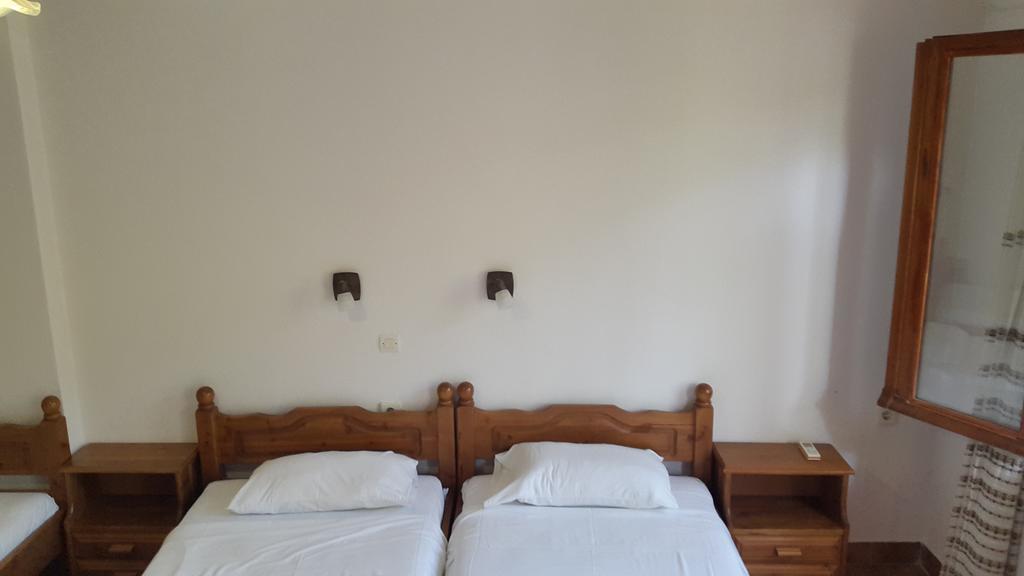 Stelios Rooms Palaiochora Ngoại thất bức ảnh
