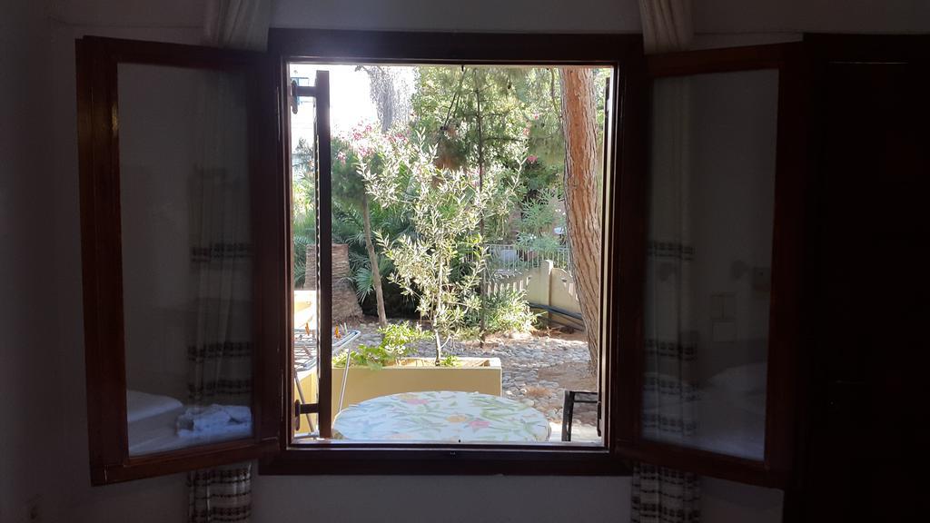 Stelios Rooms Palaiochora Ngoại thất bức ảnh