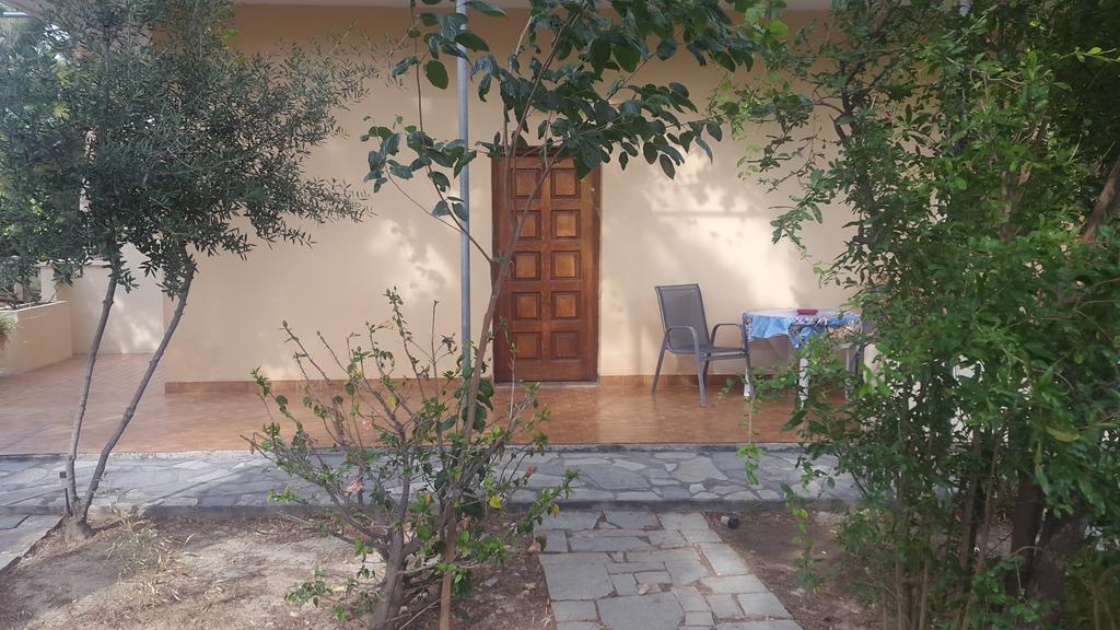 Stelios Rooms Palaiochora Ngoại thất bức ảnh