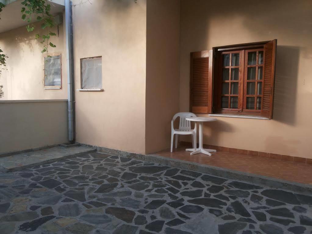 Stelios Rooms Palaiochora Ngoại thất bức ảnh