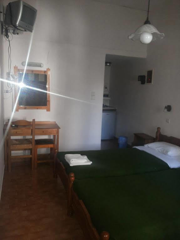 Stelios Rooms Palaiochora Ngoại thất bức ảnh