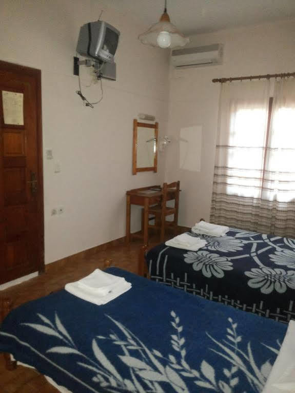Stelios Rooms Palaiochora Ngoại thất bức ảnh
