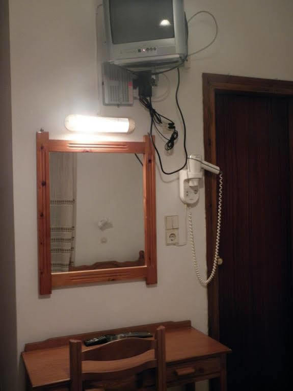 Stelios Rooms Palaiochora Ngoại thất bức ảnh